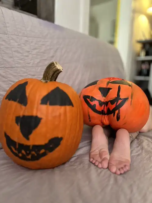 Happy Halloween! Size 8