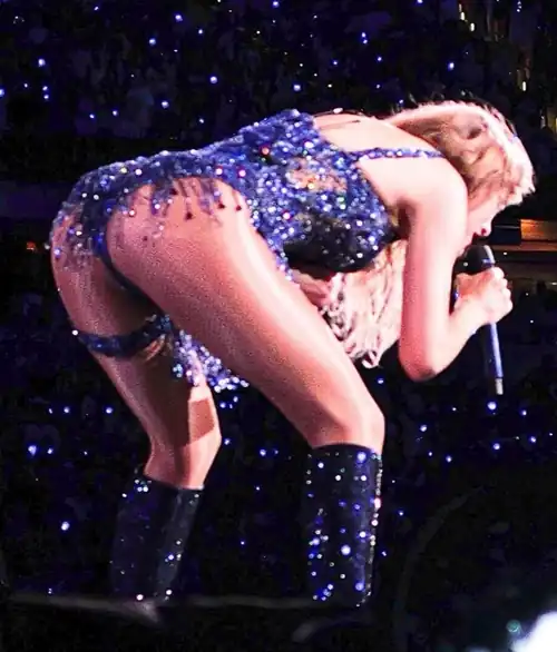 Taylor Swift Bent