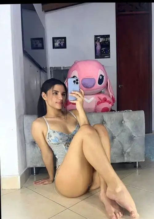 Rate my latina footsies