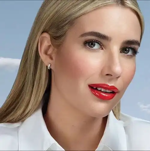 Emma Roberts 