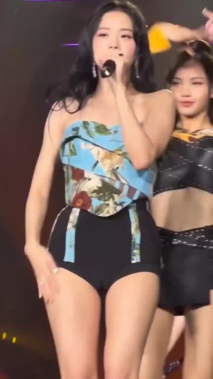 Jisoo 🐫