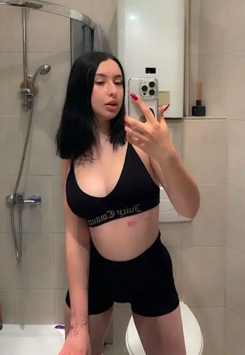 another pale goth girl trying to make you notice her