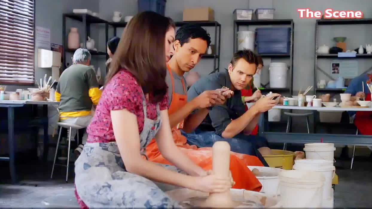 Annie does pottery (scene + blooper). 10K members special 🥳