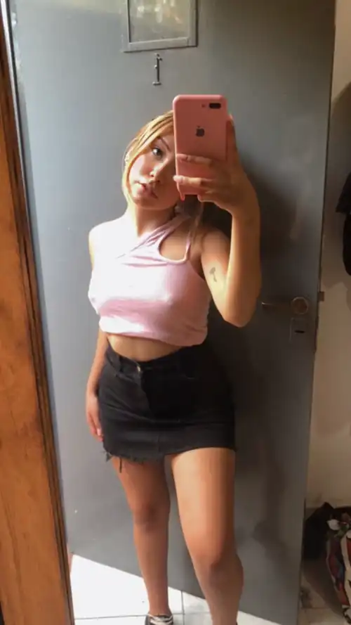 Do you think that 4'10 girls are hot?