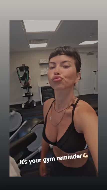 She's reminding us to go to gym 🫠