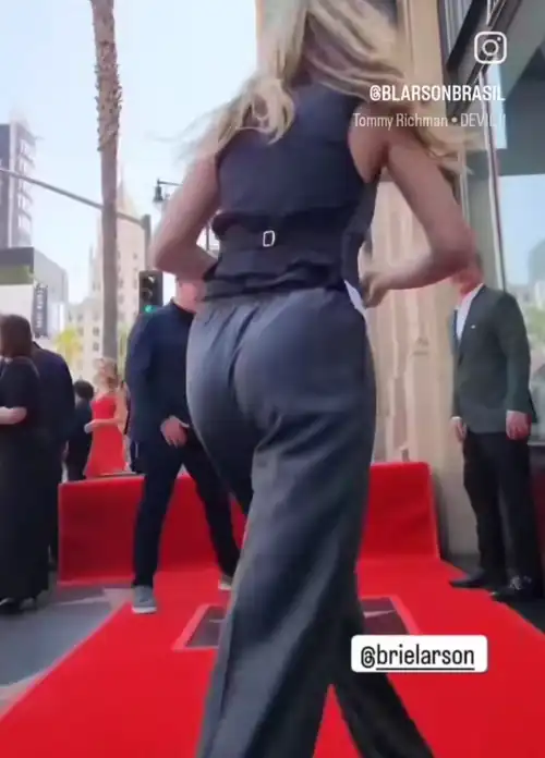 Great shot of her nice bum