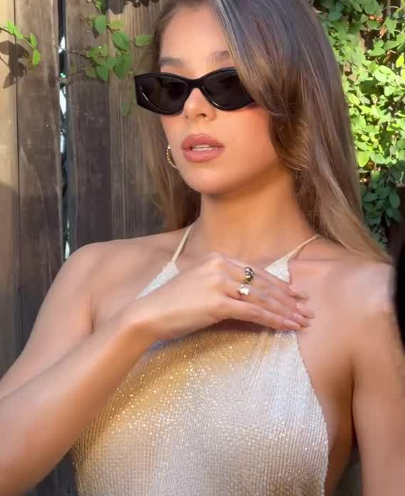 Hailee Steinfeld