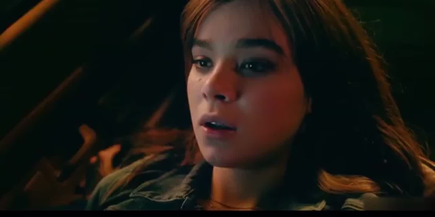 Hailee Steinfeld,