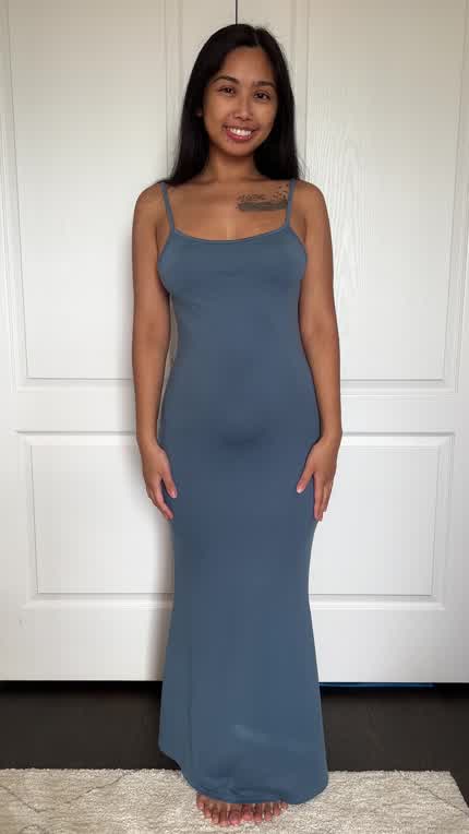 This dress looks so sexy coming off! 
