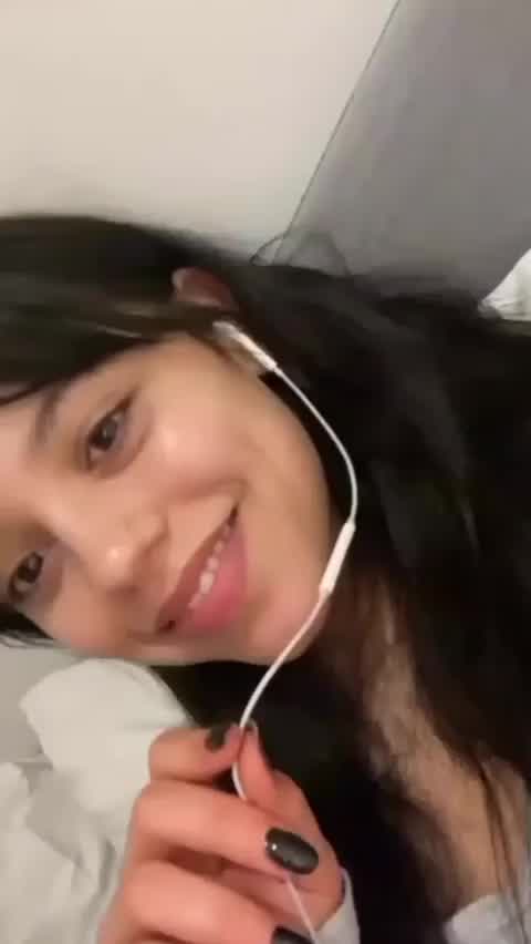 Her voice is relaxing to hear 😌 💕