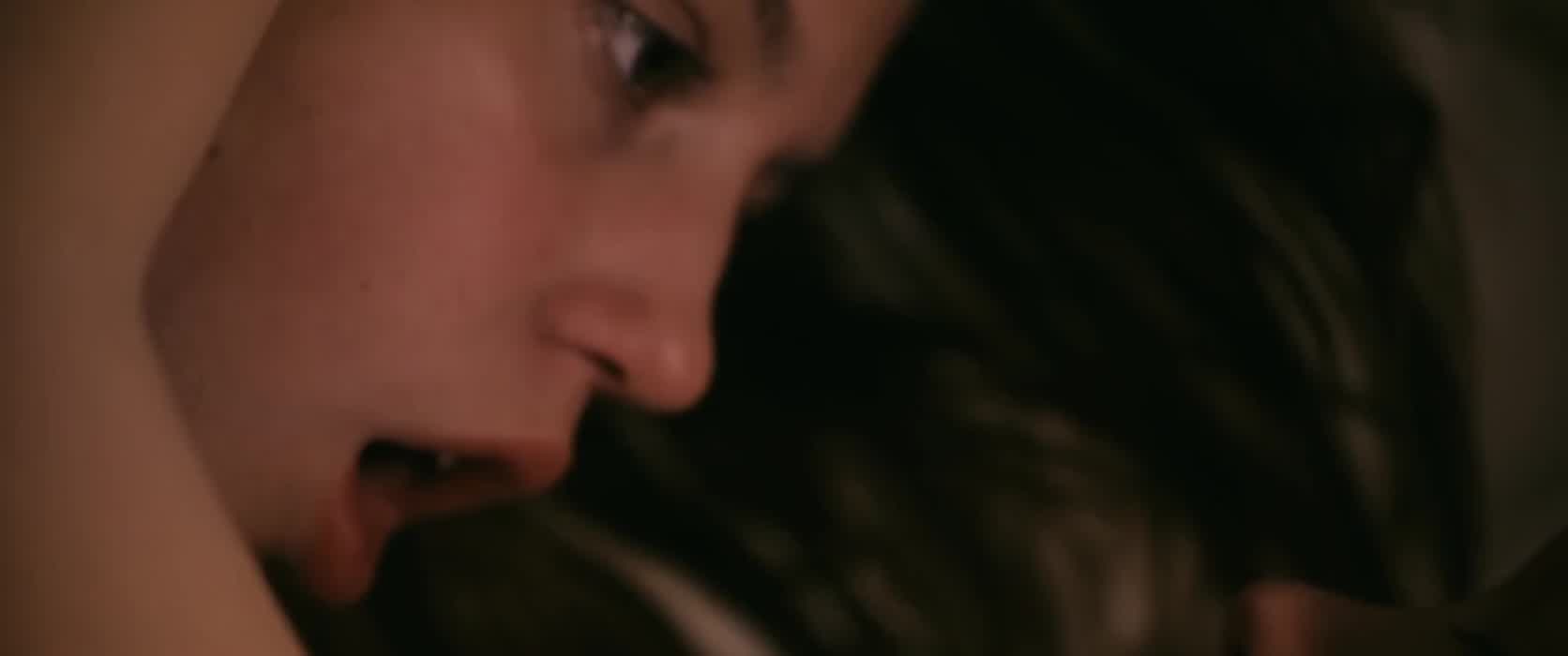 Adèle Exarchopoulos sucking Léa Seydoux's tit