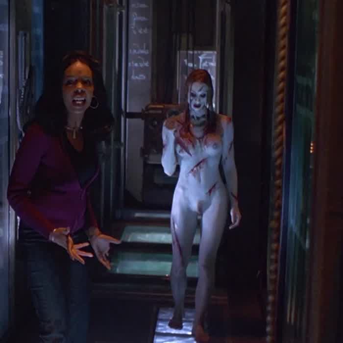 [Topless] [Bush] Shawna Loyer from Thir13en Ghosts (2001) 
