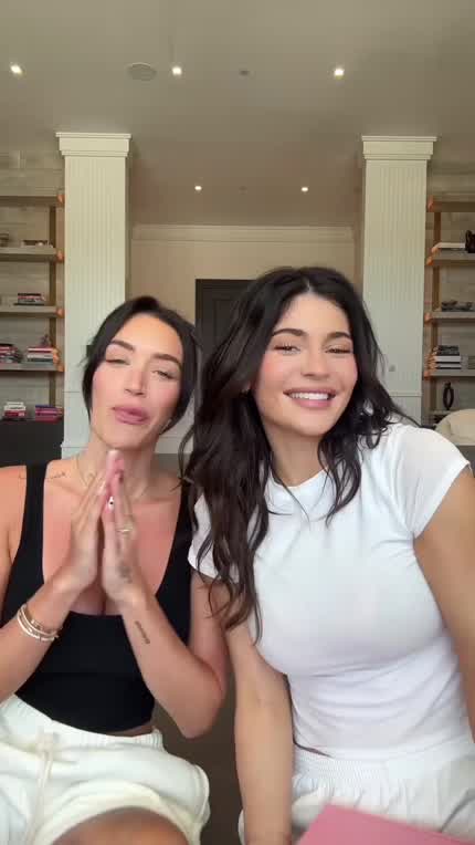 Kylie Jenner and Stassie being cuties 