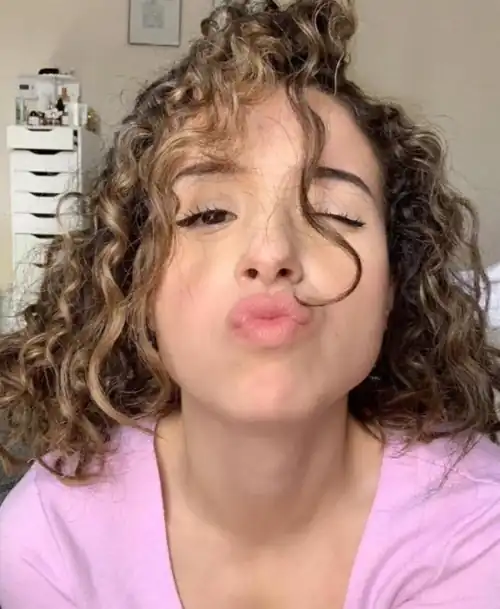 What’s everyone’s favorite pic of mommy? This is mine 