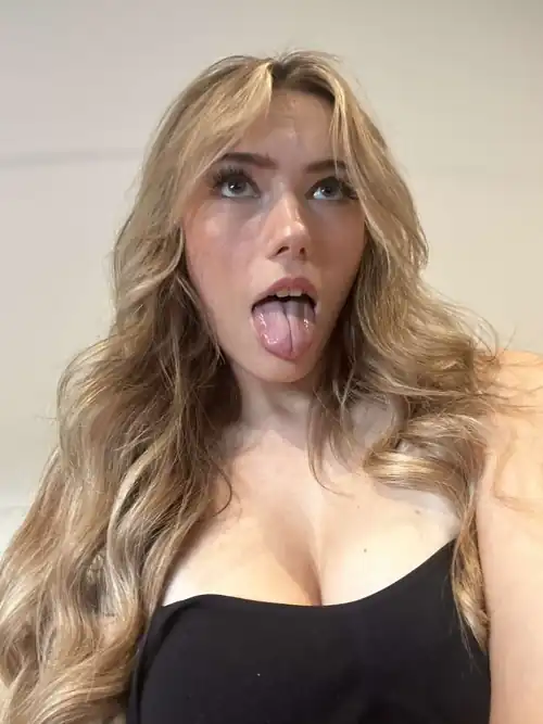 Girls that look at you like this are just begging for your cum