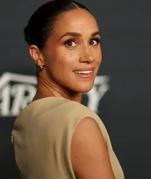 Dedicated to the most beautiful woman in the world, a sub to worship your queen Meghan