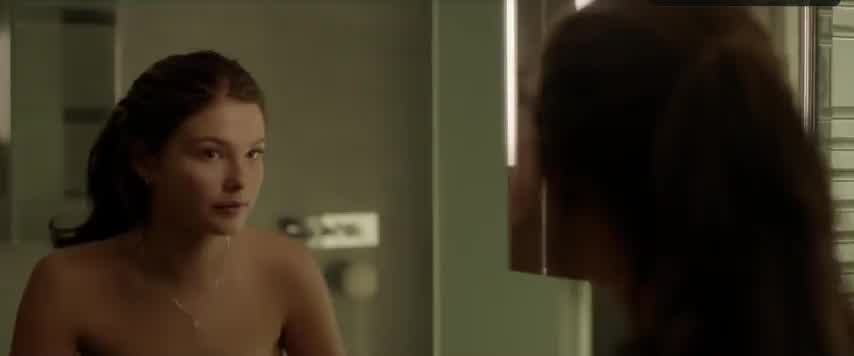 Stefanie Scott