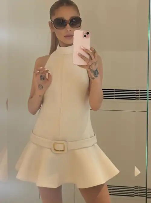 Damn she’s sexy 