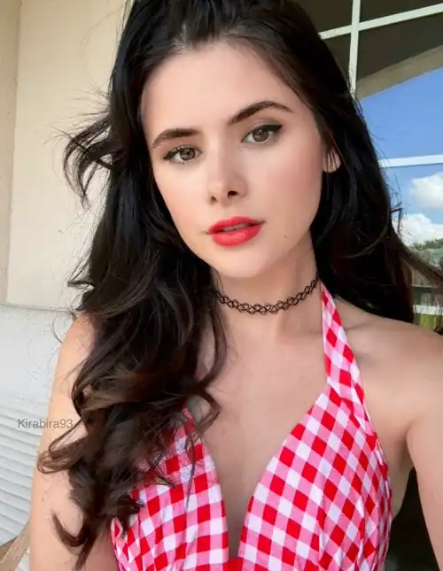 Feeling a bit like a pin up girl today :)