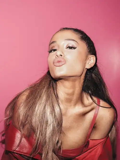 Imagine what she could do with those lips! 😵‍💫