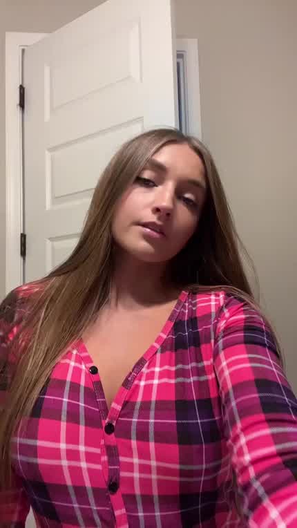 Get ready for a jaw-dropping, heart-racing nude video transition that'll leave you wanting more.