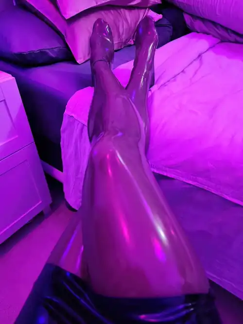Some latex stockings to enjoy ^.^