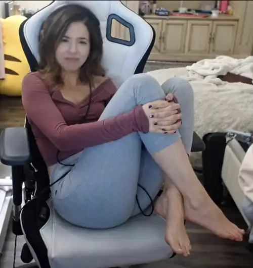 Poki's feet have me simping so hard