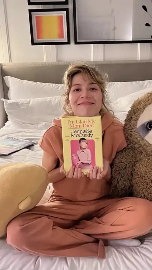 52 weeks on the New York Times bestsellers list 8/10/2023
