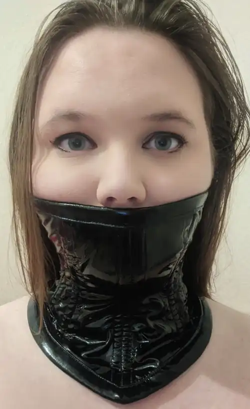 Neck corset/posture collar made by me! 🖤 See comments for a quick how to...