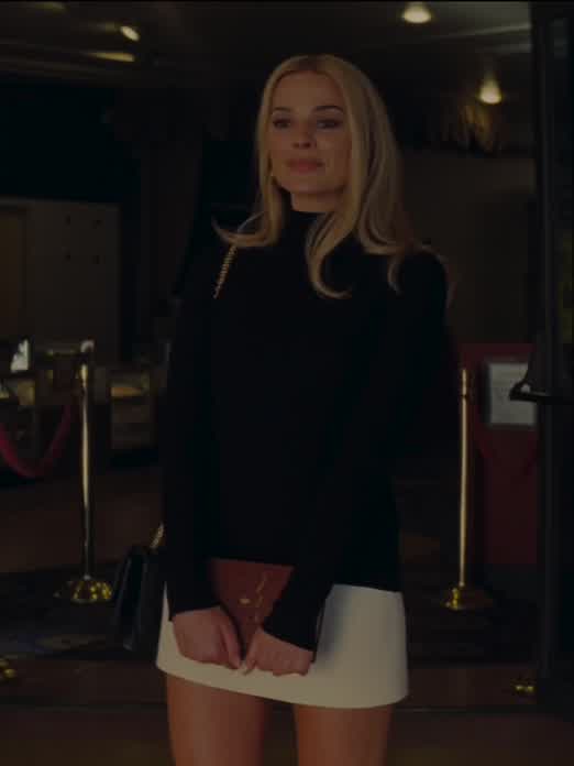 Margot as Sharon Tate in Once Upon a Time in Hollywood (2019) 