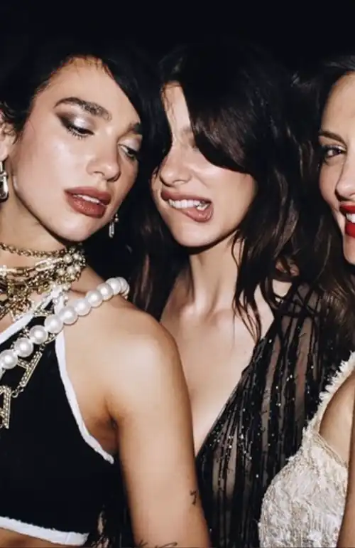 Dua Lipa Post!
