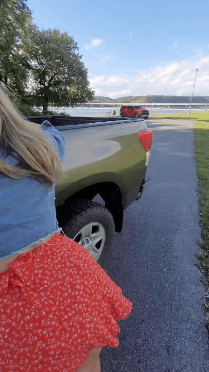 Parking lot spanks 😳