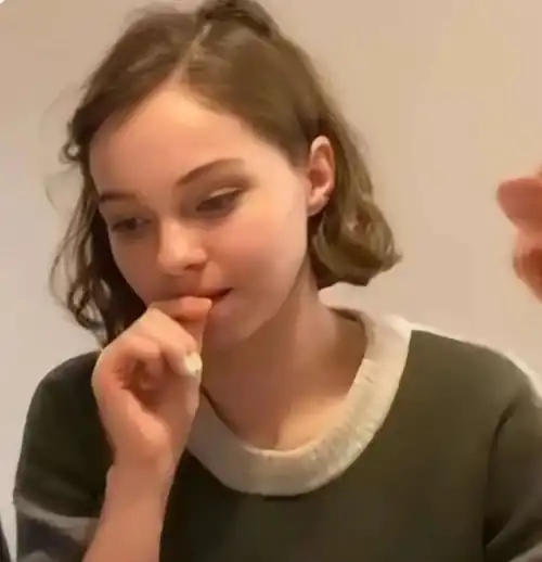 [Serious] Where do you see Emma's career going in the next couple of years? Right now, due to the success of her Enid portrait, she seems a bit stuck in the energetic, wide-eyed go-getter type mold. What roles can you see her tackle in future?
