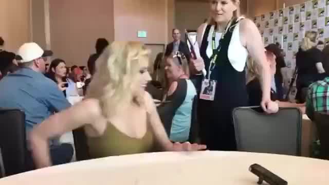 Olivia Taylor Dudley also has a nice big booty 😍🍑