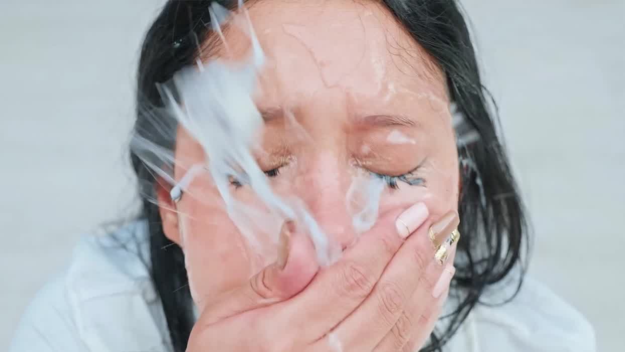 Failed swallowing ~ spitting a large amount of cum in slow motion 🤯