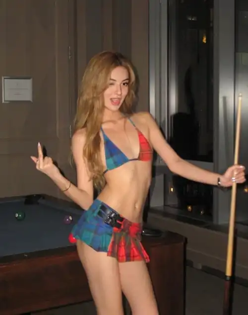 Does my outfit turn you on? 