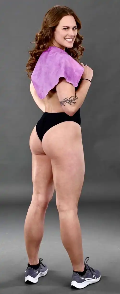 Alexa Holloway - College Swimming