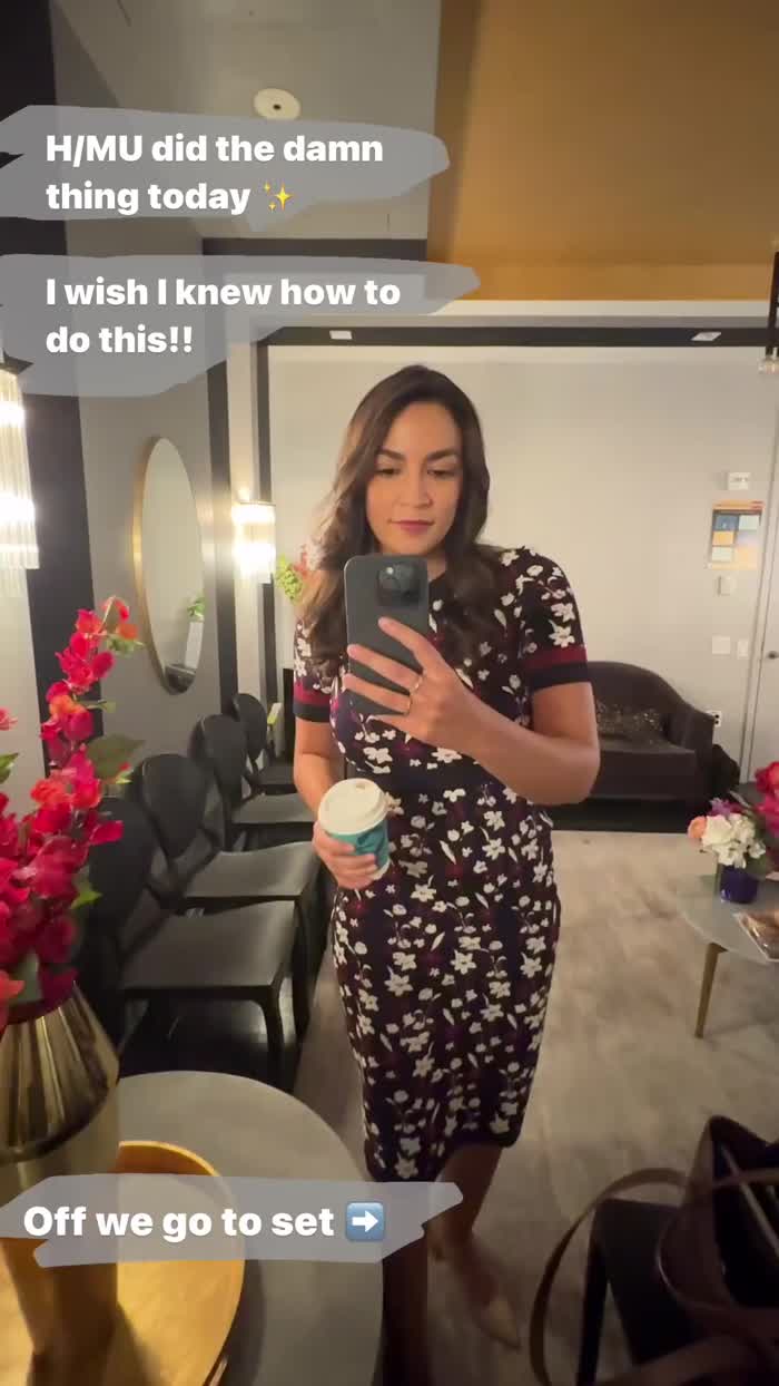 She so beautiful 