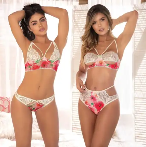 Sara vs Caro