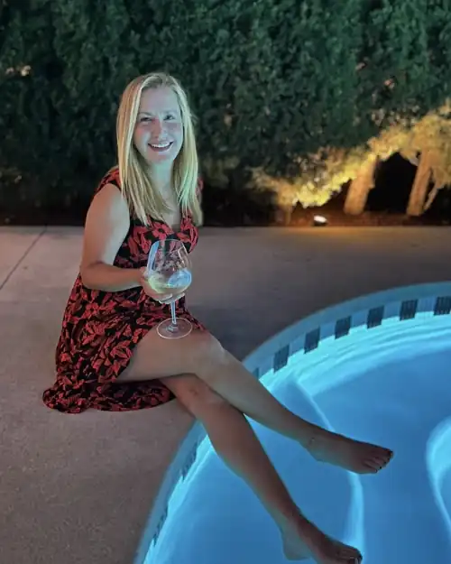 Angela Kinsey