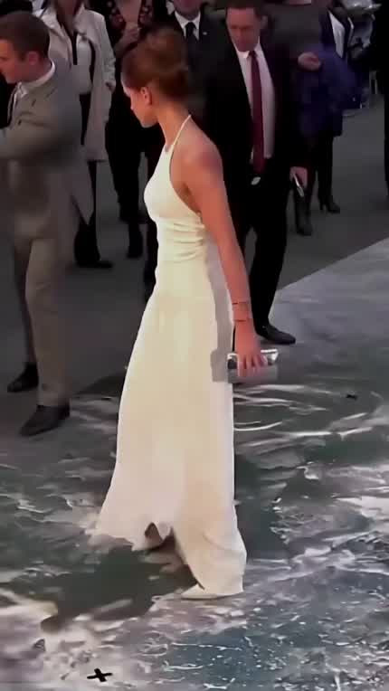 White dress bounce
