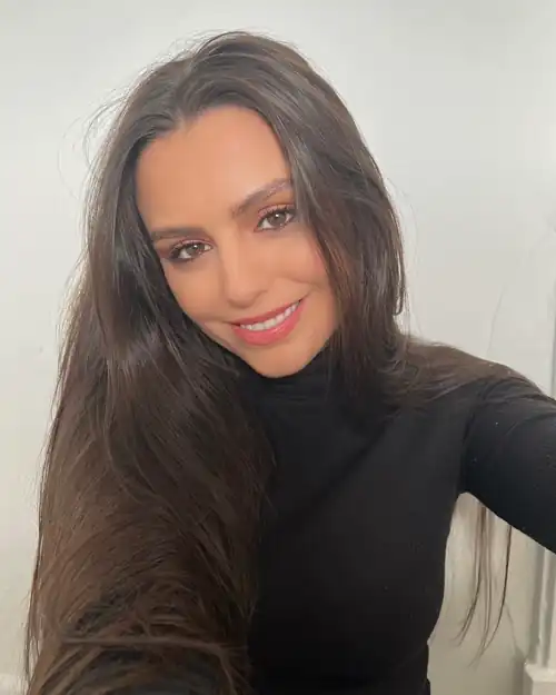 Cher IG Post:"♥️" 28-11-2022