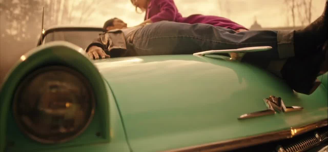 Betty & fangs kissing