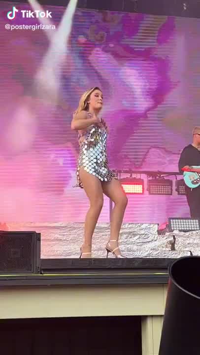 Her dance breaks are amazing