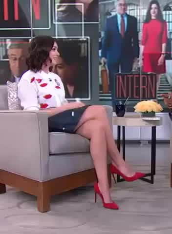 Anne Hathaway is so sexy 💗