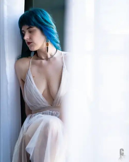 A photo from my most recent body positive photo shoot (my version of minis)