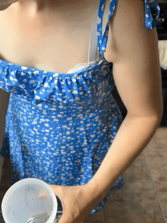 This sundress is getting looks today