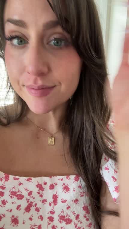 I didn’t wear panties under my dress so now everyone can tell I got creampied 