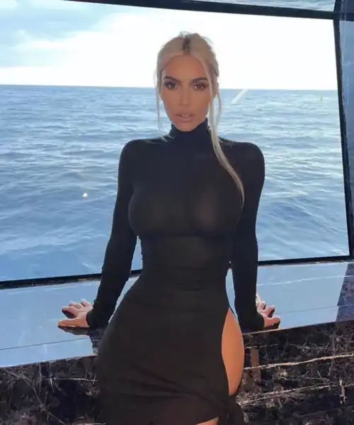 I want to actually suck a dick for Kim dressed like her, anyone really down?