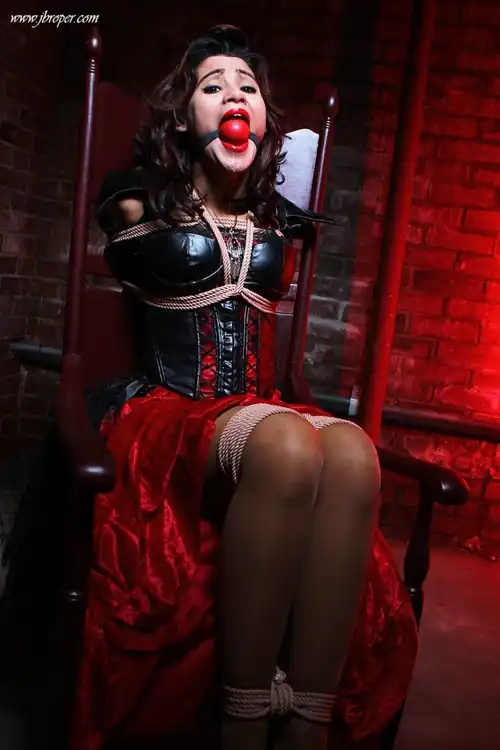 Vampire Queen Sahrye